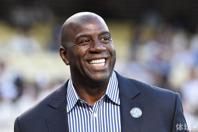 库里31+8华子28分 勇士险胜森林狼回西部第十